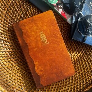Warner FANTASTIC BEASTS THE MAGIZOOLOGIST'S Newt Scamander DISCOVERY NOTEBOOK